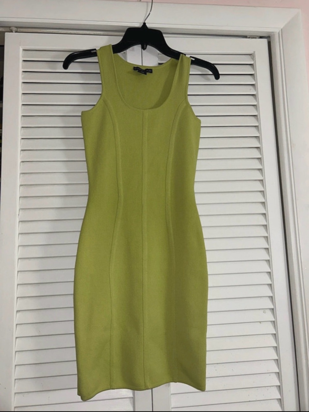 Sincerly Jules Lime Green Sleeveless Sheath Dress